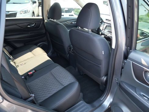 Used 2018 Nissan Rogue SV AWD/4WD image 22