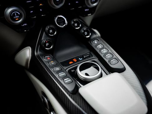 Used 2023 Aston Martin V8 Vantage Coupe RWD image 49