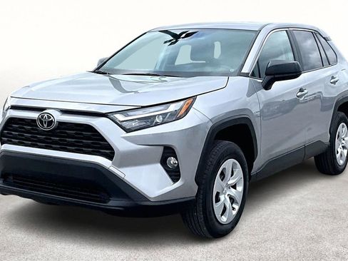 Used 2025 Toyota RAV4 LE AWD/4WD image 15