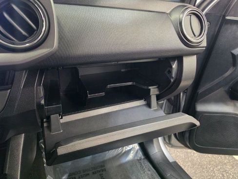 Used 2017 Toyota Tacoma SR5 RWD image 25