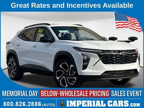 New 2026 Chevrolet Trax RS w/ Sunroof Package FWD image 1