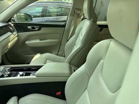 Used 2023 Volvo XC60 T8 Ultimate AWD/4WD image 5