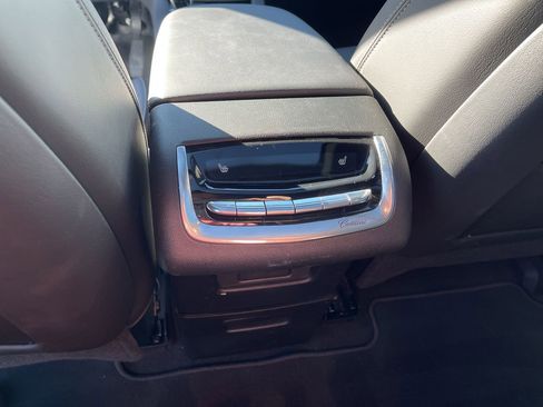 Used 2025 Cadillac XT6 Premium Luxury image 22