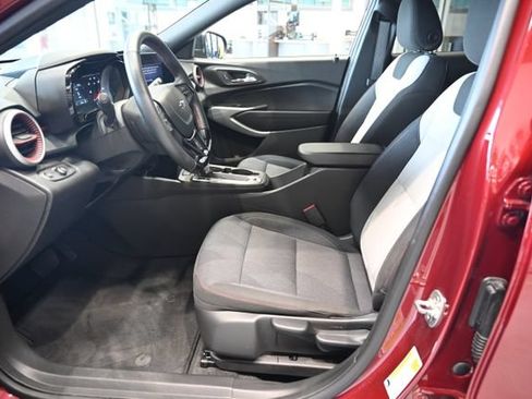 Used 2024 Chevrolet Trax RS w/ Driver Confidence Package FWD image 9