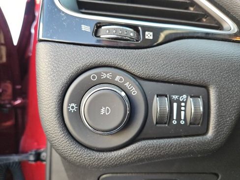 Used 2021 Jeep Cherokee Latitude Plus image 32