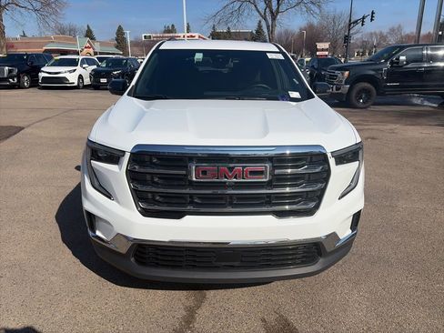 Used 2025 GMC Acadia Elevation image 8