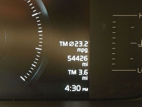 Used 2019 Volvo S60 T5 Momentum w/ Premium Package FWD image 13