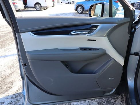 Used 2025 Cadillac XT6 Premium Luxury image 10