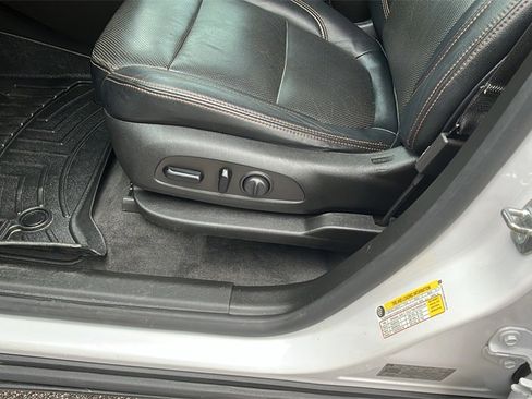 Used 2019 Chevrolet Traverse LT image 14