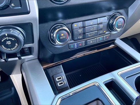 Used 2019 Ford F150 Lariat image 33