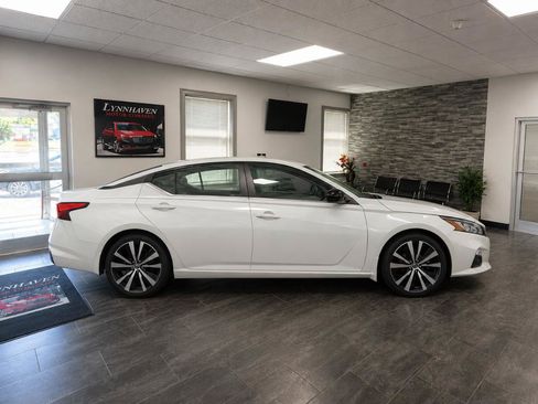 Used 2020 Nissan Altima 2.5 SR FWD image 7