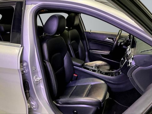 Used 2018 Mercedes-Benz GLA 250 4MATIC image 28