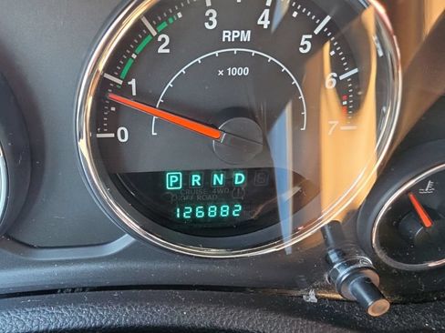 Used 2014 Jeep Wrangler Unlimited Sahara w/ Connectivity Group AWD/4WD image 6