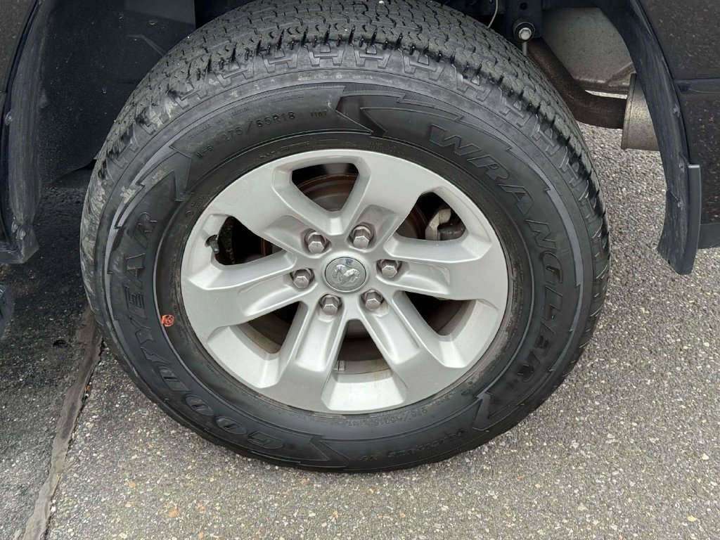 Used 2024 RAM 1500 Laramie AWD/4WD image 12