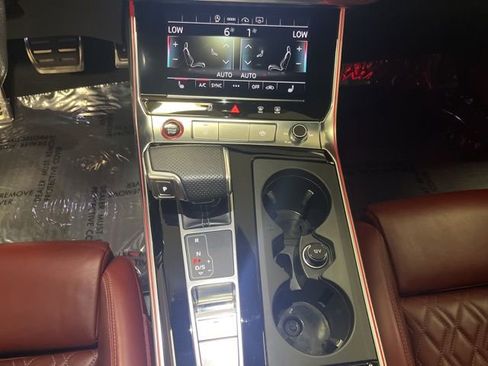 Used 2021 Audi S6 Premium Plus w/ S Sport Package image 27