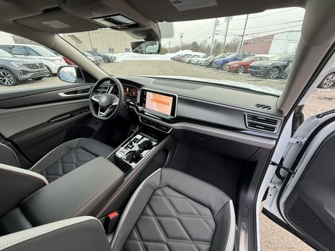New 2026 Volkswagen Atlas Peak Edition image 28