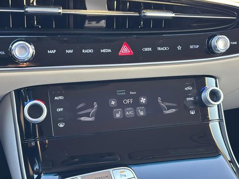 Certified 2026 Genesis GV70 2.5T image 32