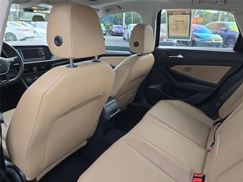 Used 2019 Volkswagen Jetta SE w/ Cold Weather Package FWD image 7