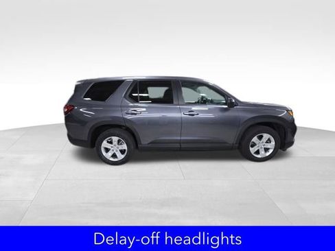 Used 2023 Honda Pilot LX image 9