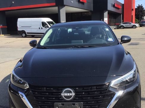 Used 2024 Nissan Sentra SV FWD image 2