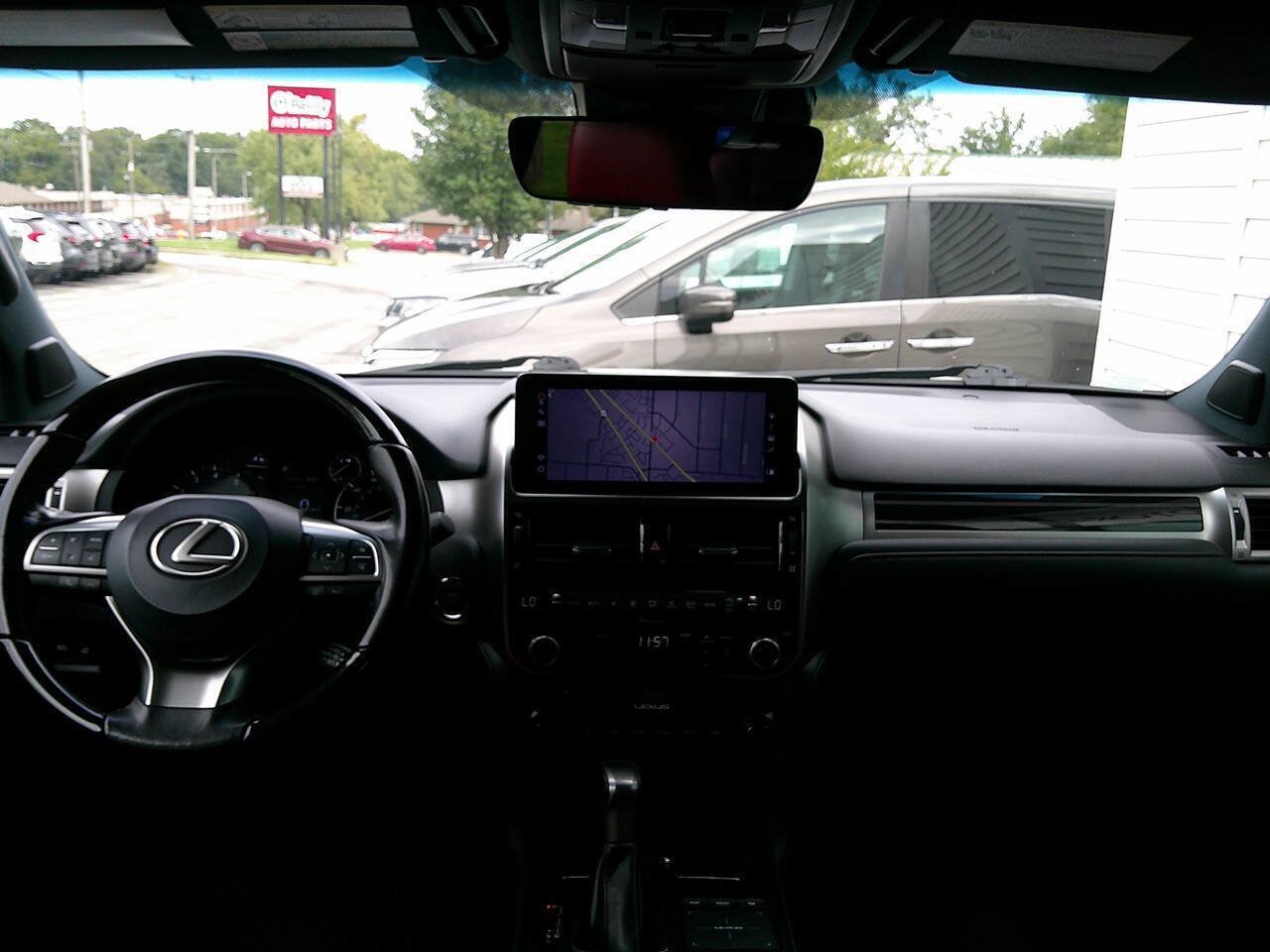 Used 2022 Lexus GX 460 Luxury w/ Sport Design Package AWD/4WD image 9