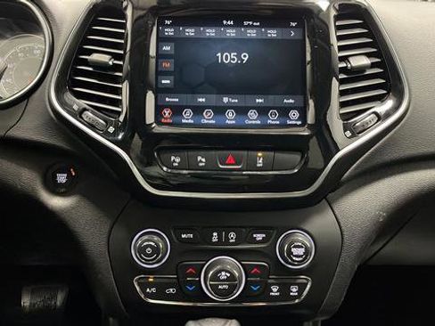 Used 2021 Jeep Cherokee Limited AWD/4WD image 16