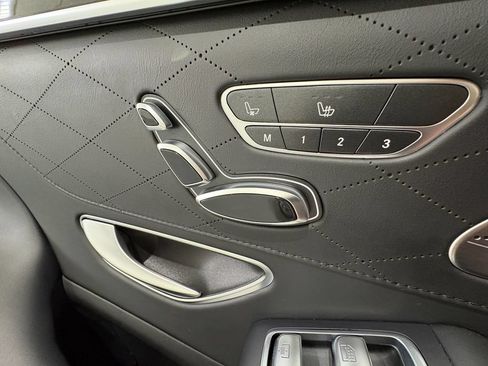 Used 2019 Mercedes-Benz S 560 4MATIC Sedan image 46
