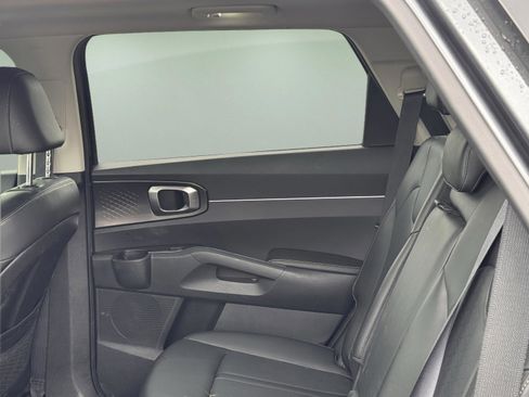 Used 2023 Kia Sorento S w/ Panoramic Sunroof Package FWD image 16