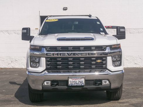 Used 2022 Chevrolet Silverado 3500 LT w/ Convenience Package AWD/4WD image 2
