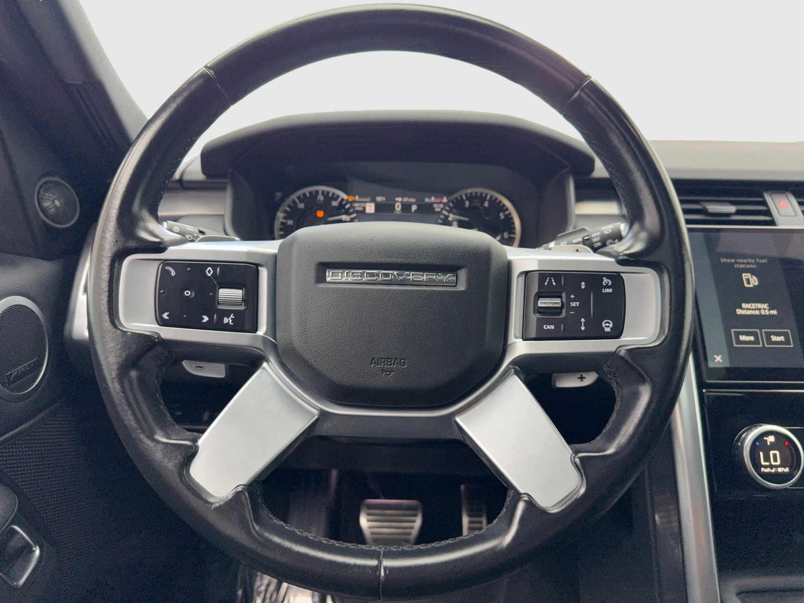 Used 2023 Land Rover Discovery S R-Dynamic AWD/4WD image 19
