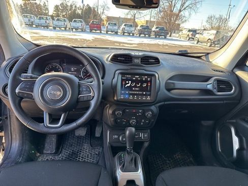 Used 2022 Jeep Renegade Latitude w/ Convenience Group image 15