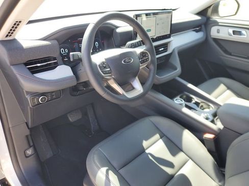New 2026 Ford Explorer Active RWD image 17