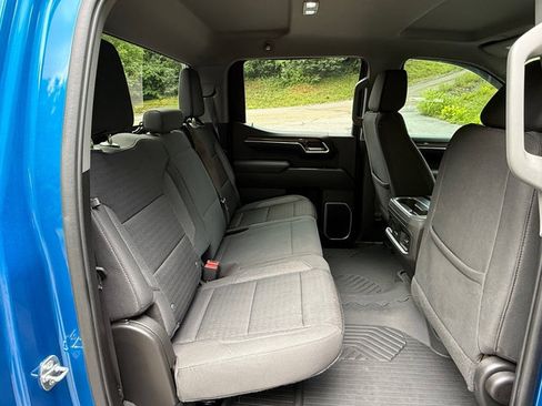 Used 2022 Chevrolet Silverado 1500 LT AWD/4WD image 17