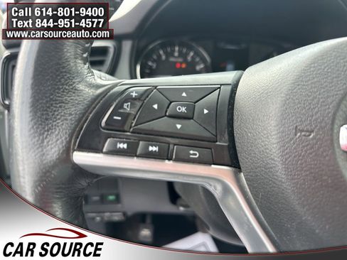 Used 2017 Nissan Rogue SV image 16