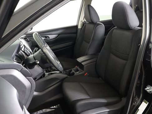 Used 2018 Nissan Rogue SV w/ Premium Package image 30