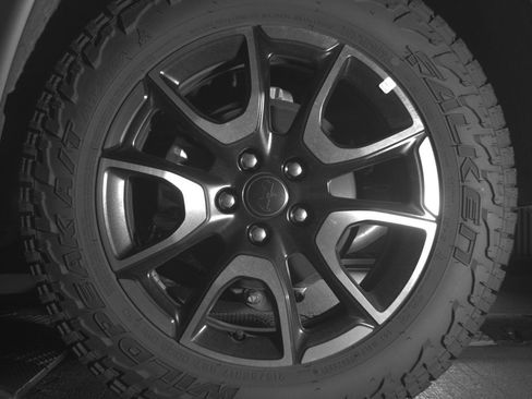 Used 2025 Jeep Compass Trailhawk AWD/4WD image 14