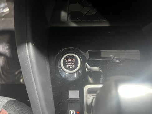 New 2025 Nissan Versa SR w/ Trunk Package image 30