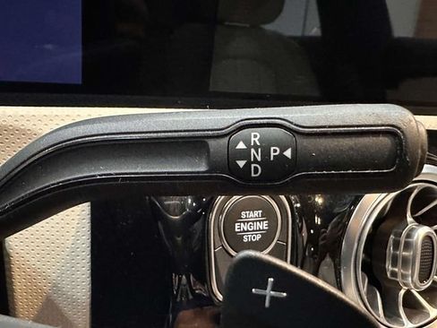Used 2021 Mercedes-Benz CLA 250 4MATIC image 32
