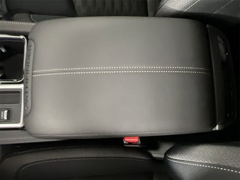 New 2025 Nissan Pathfinder SV image 22