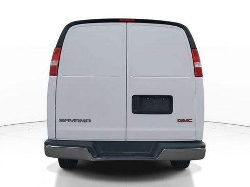 Used 2023 GMC Savana 2500 w/ Driver Convenience Package image 6