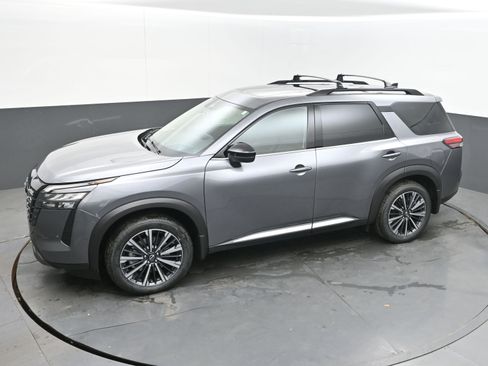 New 2026 Nissan Pathfinder Platinum FWD image 35
