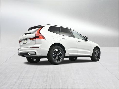 Used 2026 Volvo XC60 B5 Core AWD/4WD image 25