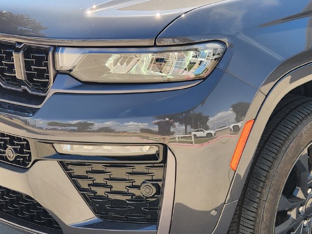 Certified 2026 Jeep Grand Cherokee L Limited AWD/4WD image 9