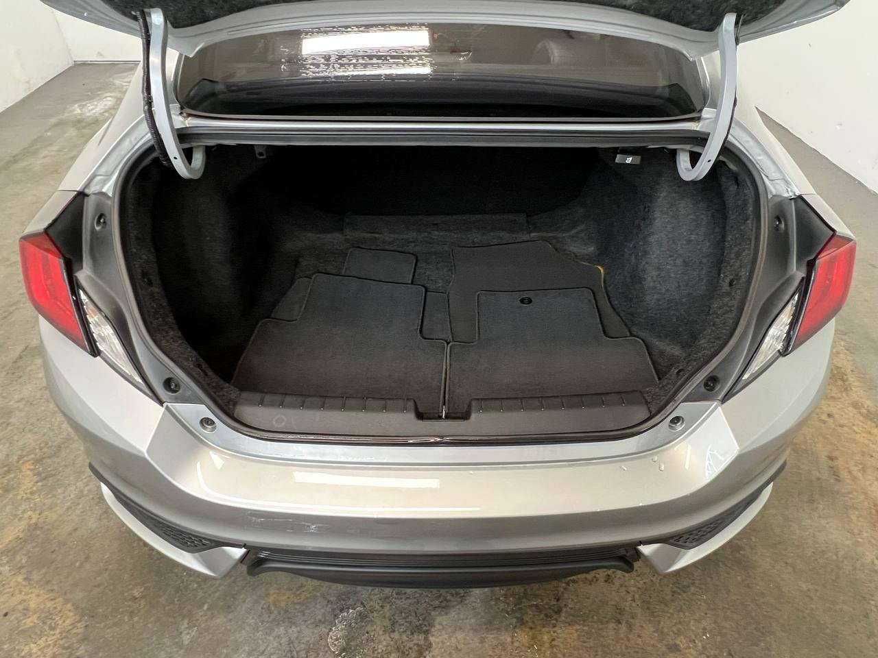 Used 2017 Honda Civic Touring image 27