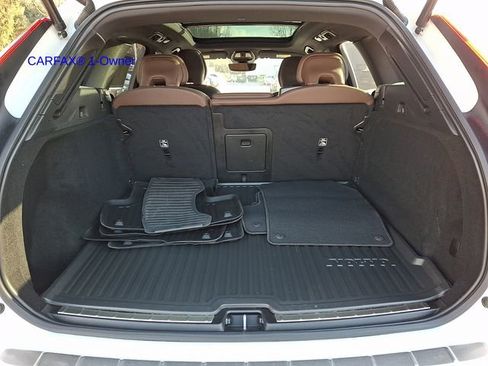 Certified 2023 Volvo XC60 B5 Plus w/ Climate Package image 30