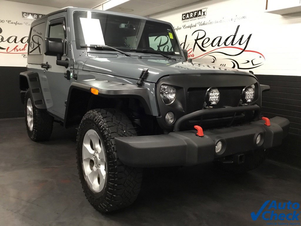 Used 2015 Jeep Wrangler Sahara w/ Connectivity Group AWD/4WD image 3