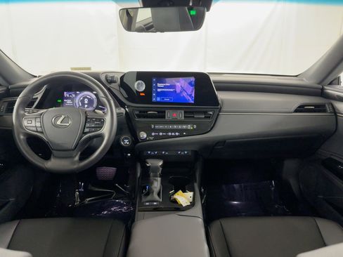 Used 2024 Lexus ES 300h w/ Premium Package image 17