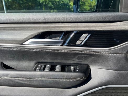 Used 2024 Jeep Wagoneer Series III AWD/4WD image 10
