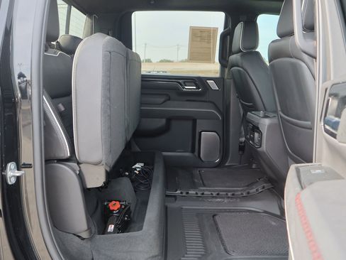 Used 2024 GMC Sierra 2500 AT4X image 52