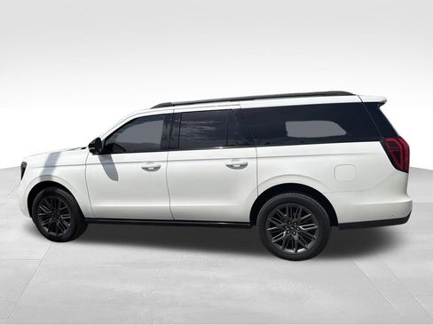 Used 2025 Ford Expedition Max Platinum w/ Stealth Performance Package AWD/4WD image 8